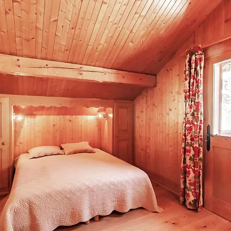 Chalet Familial 10 Pieces A Meribel, Proche Des Pistes, Avec Cheminee Et Terrasse, 12 Personnes - Fr-1-180-625
