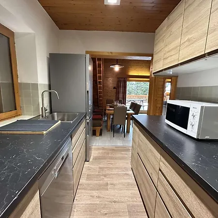 Chalet Familial 10 Pieces A Meribel, Proche Des Pistes, Avec Cheminee Et Terrasse, 12 Personnes - Fr-1-180-625 Les Allues